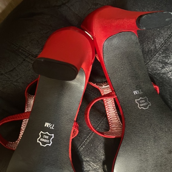 Jones New York suze7 1/2 dress, prom, evening wedding satin red shoes. - Picture 5 of 8